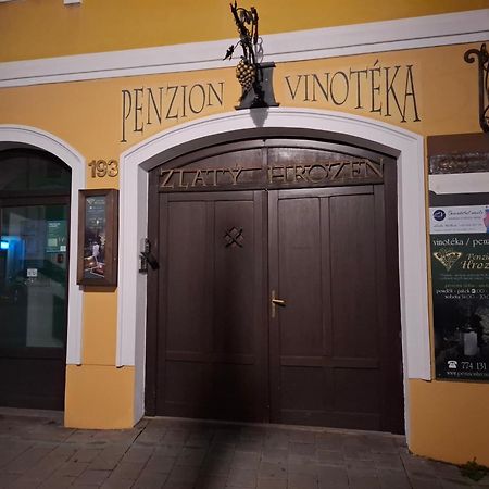 Penzion A Vinoteka Hrozen Kromeriz Luaran gambar