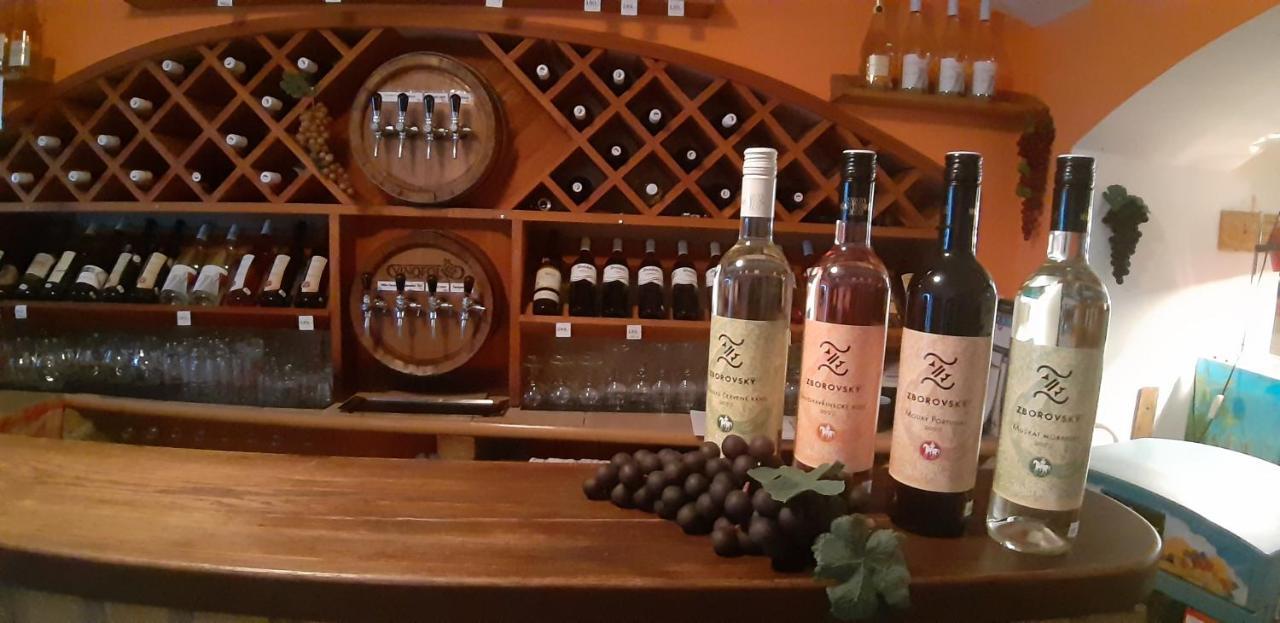 Penzion A Vinoteka Hrozen Kromeriz Luaran gambar