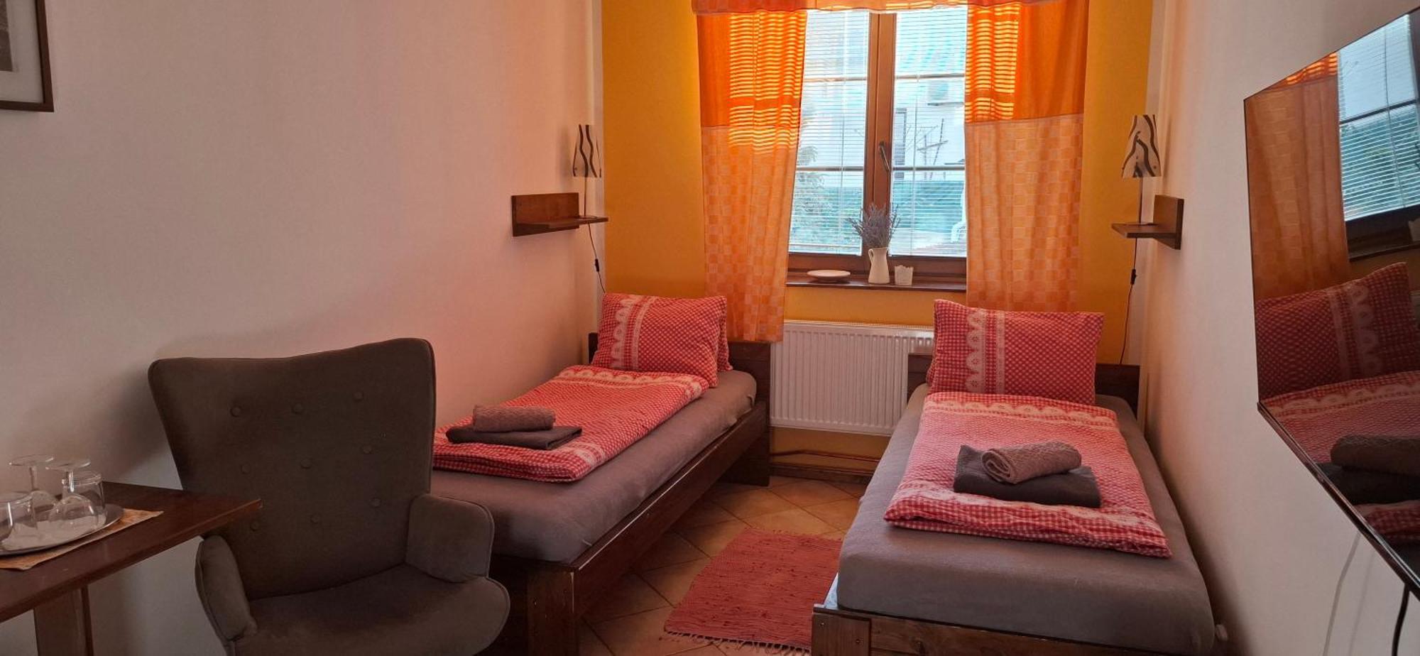 Penzion A Vinoteka Hrozen Kromeriz Luaran gambar