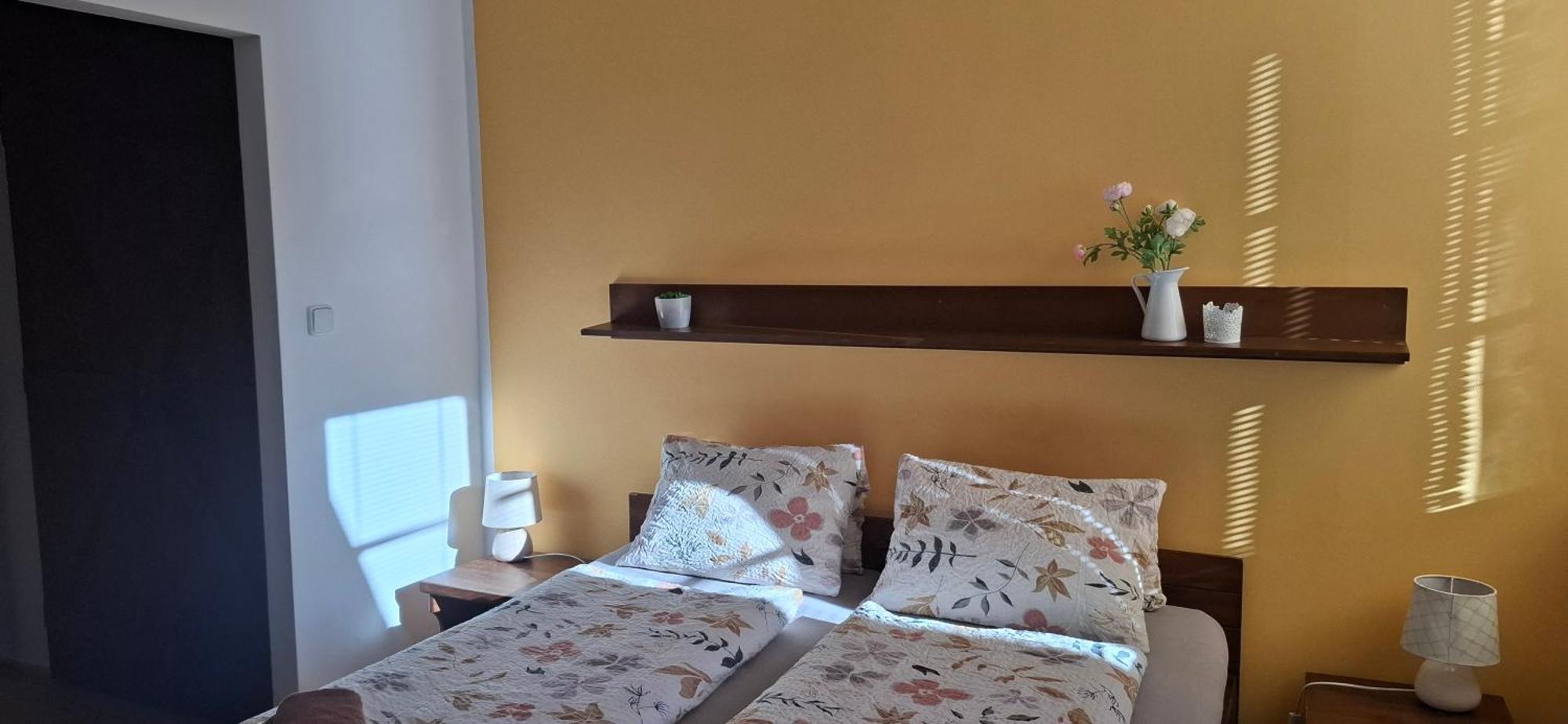 Penzion A Vinoteka Hrozen Kromeriz Luaran gambar